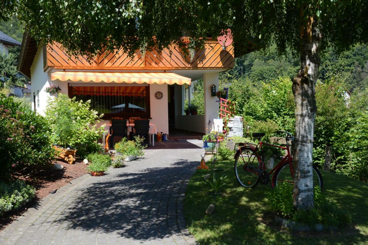 Ferienwohnung Burgblick Bilstein Exterior photo
