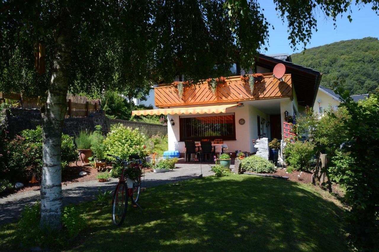 Ferienwohnung Burgblick Bilstein Exterior photo