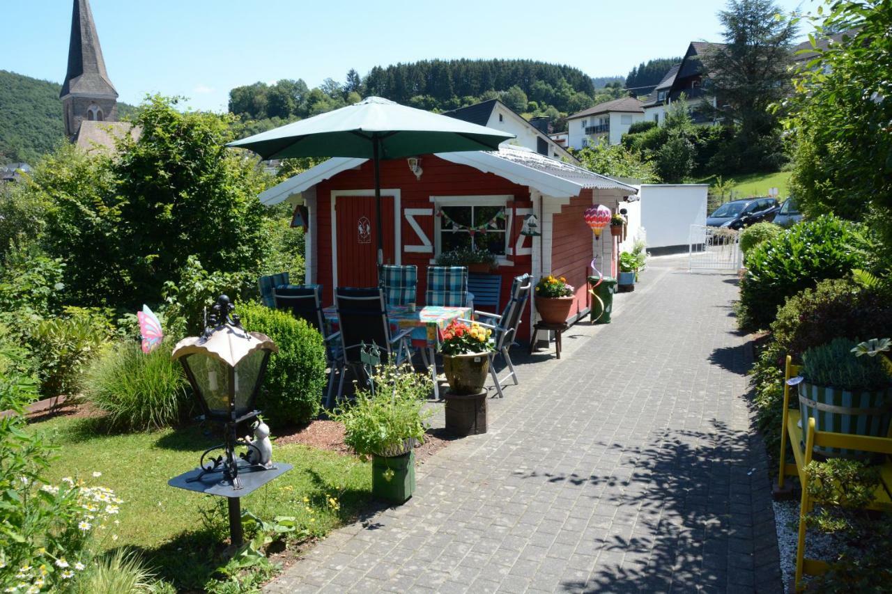 Ferienwohnung Burgblick Bilstein Exterior photo